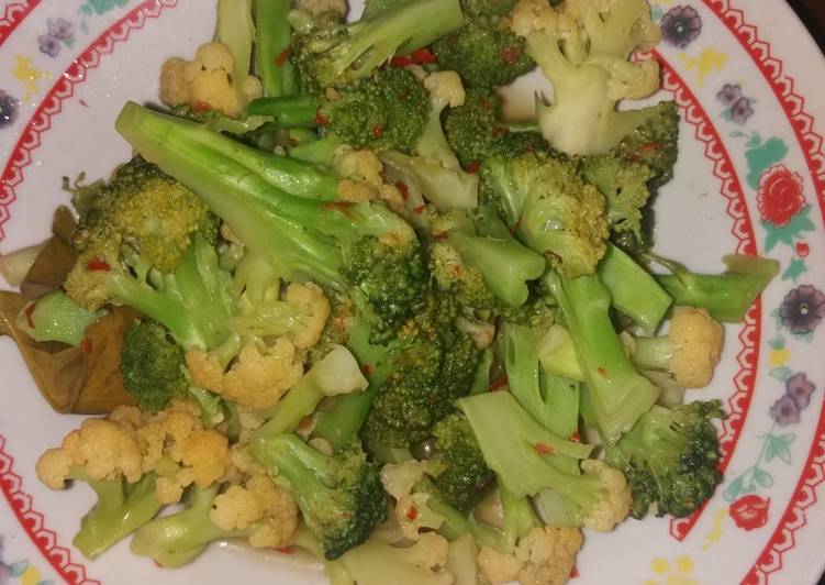 Langkah Mudah untuk memasak Tumis kembang kol brokoli#BikinRamadanBerkesan yang Sempurna