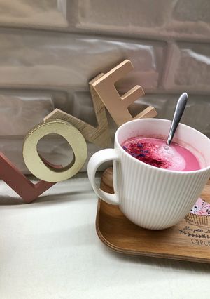 Foto di Pink Moon Milk (latte lunare rosa)