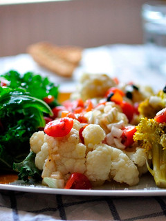Una foto de Ensalada de Kale con coliflor y brócoli