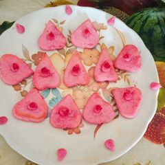 A picture of Valentine,s worthy delicious heart cookies.