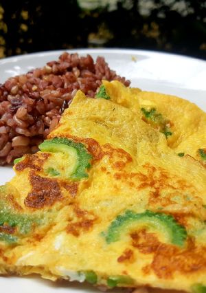 รูปของ ไข่เจียวมิโซะมะระขี้นก Wild Bitter Gourd Miso Omelette