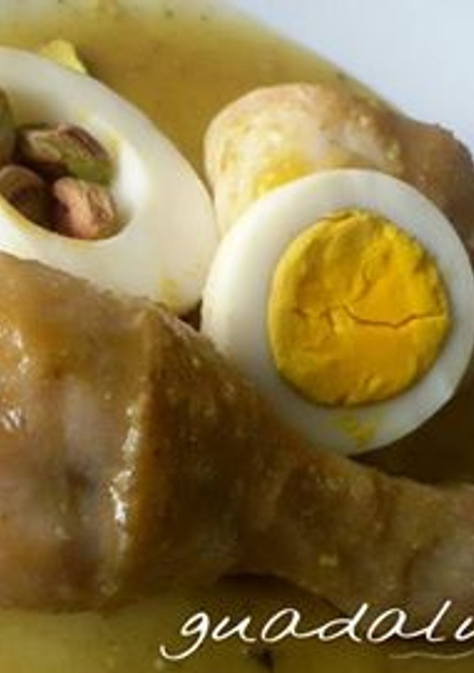 Una foto de Pollo en salsa de pistachos en GME, GMF y tradicional