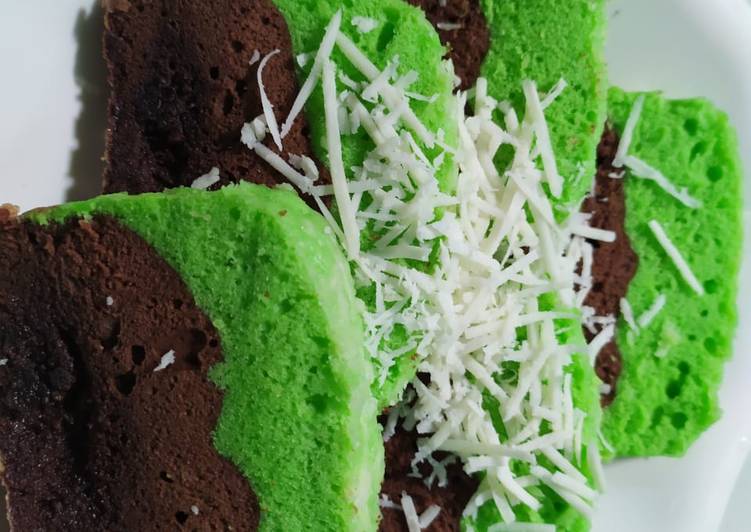 Cara Mudah Membuat Kue Coklat Pandan takaran sendok Anti Gagal