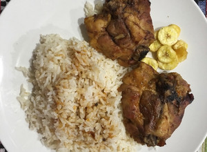 Una foto de Muslos de Pollo Asados