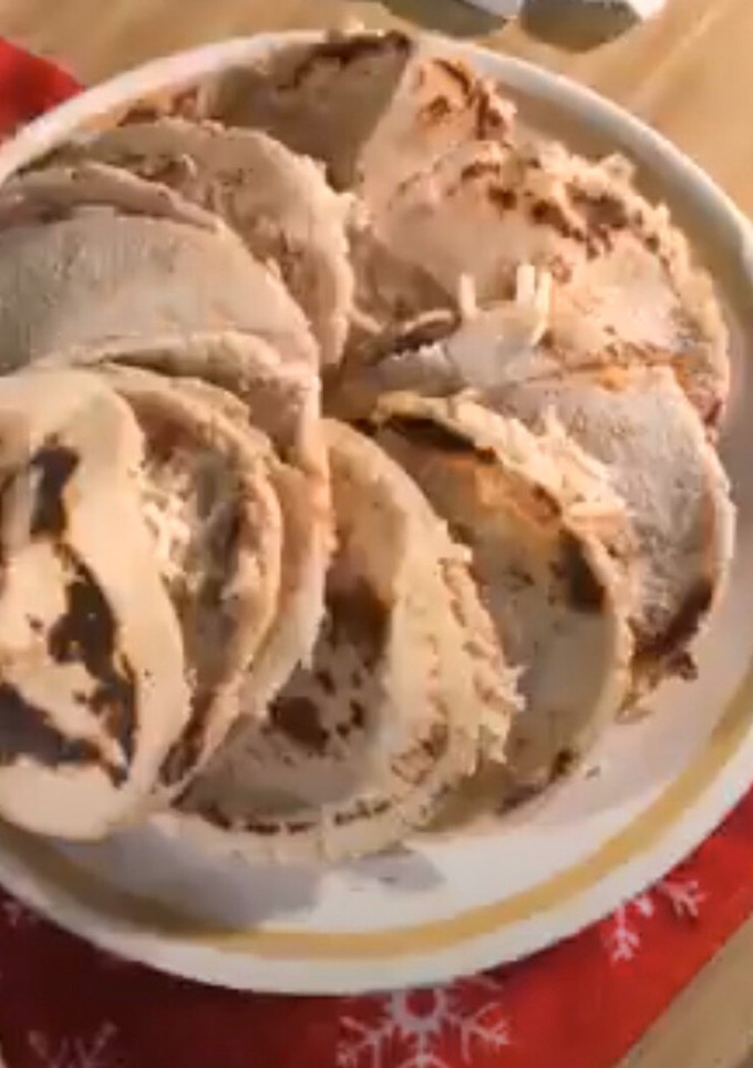 Una foto de Gorditas Rellenas de Chicharrón y Frijoles Refritos con Queso