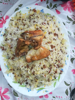 عکسی از دستور عدس پلو کشمشی با مرغ