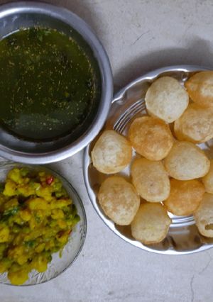 A picture of Panipuri.
