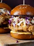 Burger Gà Mini với Bắp Cải Trộn - Chicken Sliders with Creamy Coleslaw