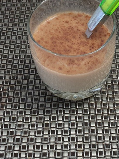 Una foto de Café con leche y canela