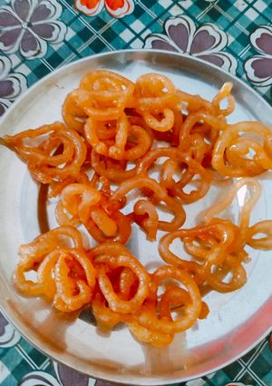 कुरकुरी जलेबी (Kurkure jalebi recipe in Hindi) रेसिपी मुख्य फोटो