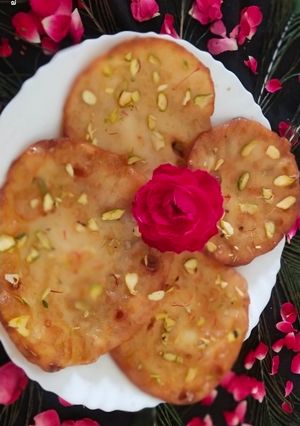 A picture of માવાના માલપુવા.
