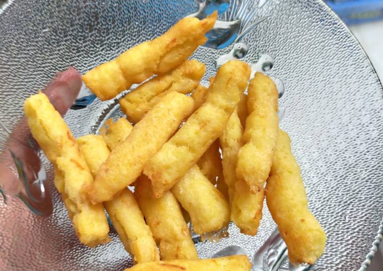Finger food MPASI stik kentang keju