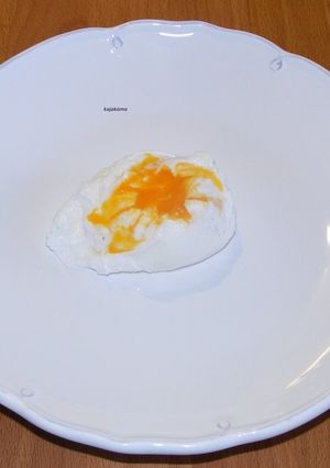 Buggyantott tojás recept fotója