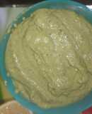 Hummus de garbanzos y albahaca