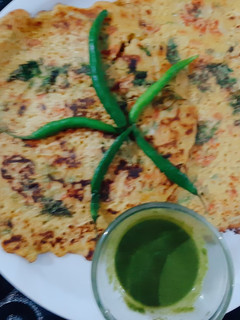 ओट्स बेसन चीला (oats besan chilla recipe in Hindi) रेसिपी मुख्य फोटो