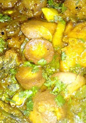 রুই মাছের ঝোল (rui maacher jhol recipe in Bengali) রেসিপির প্রধান ছবি