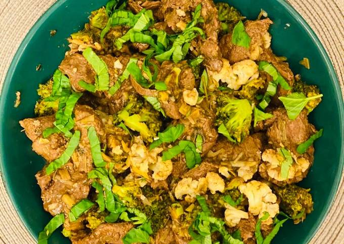 Beef medallions & cruciferous vegetables