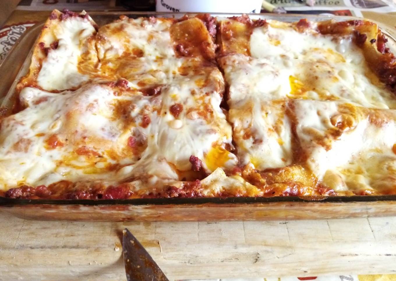 Lasagna con salsa boloñesa y blanca