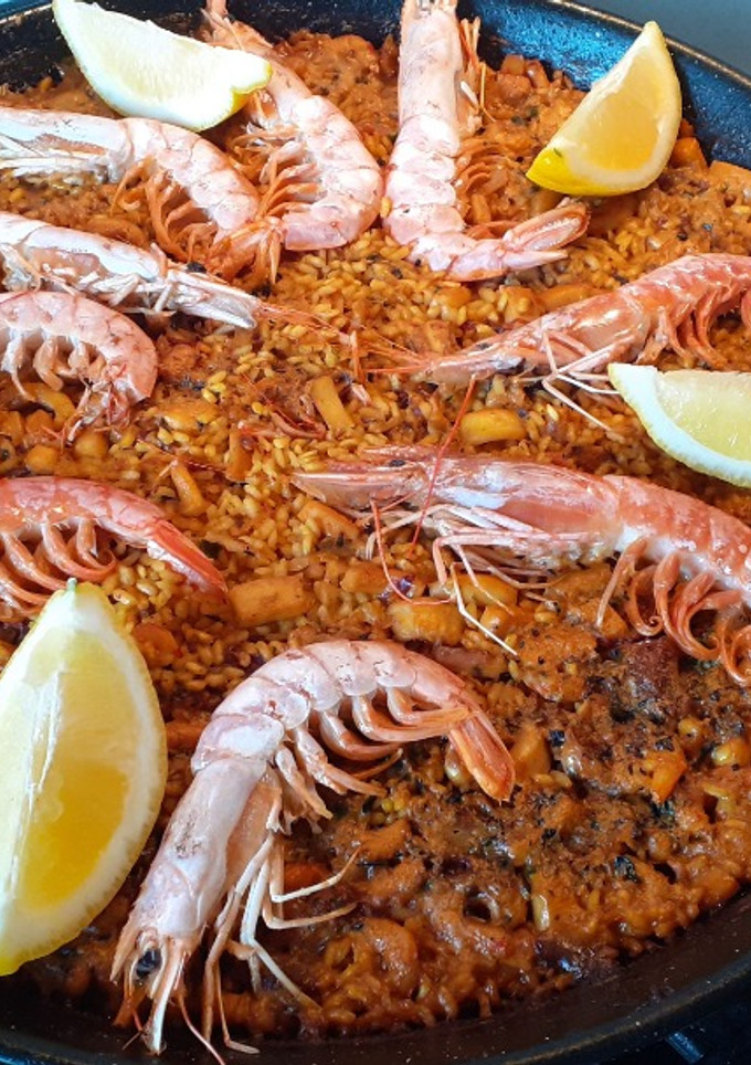 Una foto de Arroz Abanda con Gambones