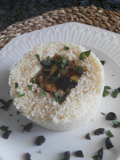 Una foto de Couscous con verduras