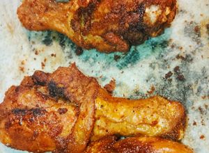 Foto de Pernas de frango crocantes