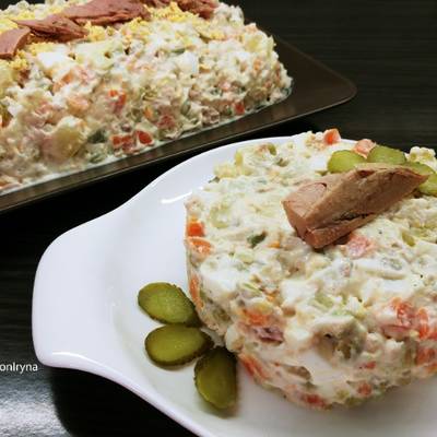 Ensaladilla Rusa con Atún Receta de Iryna Burlutskaya- Cookpad