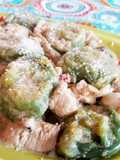 Tortellini de verdura frescos con salsa de pollo