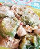 Tortellini de verdura frescos con salsa de pollo