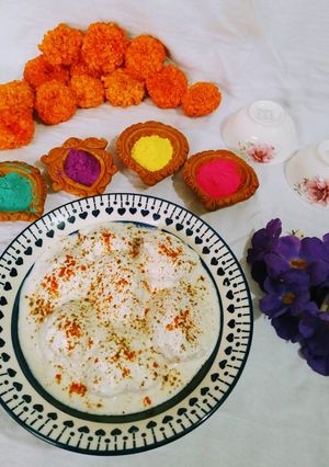 A picture of Dahi Vada.