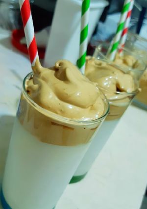 Una foto de Café Tik Tok o Dalgona (Tendencia) ☕🍦😁