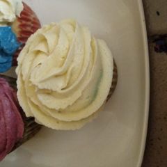 A picture of Buttered icing.