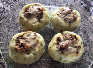 Una foto de Cestitas de puré de papa y carne