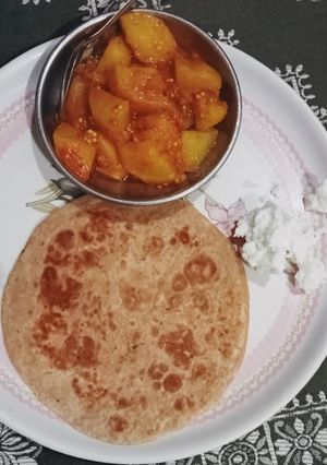 आलू और बैंगन की सब्जी (aloo aur baingan ki sabzi recipe in Hindi) रेसिपी मुख्य फोटो