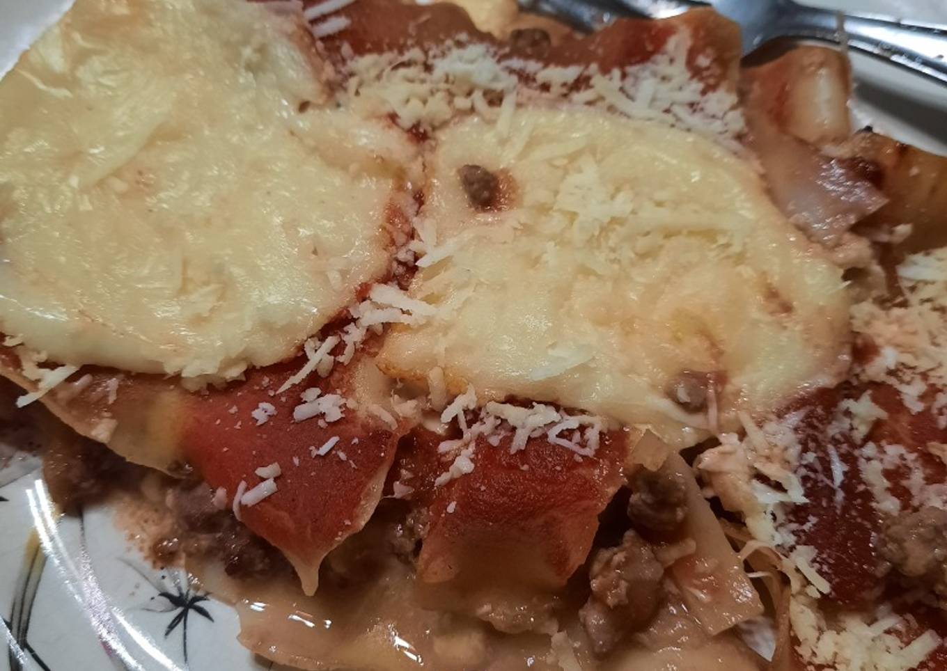 Lasaña de dos tapas con carne picada