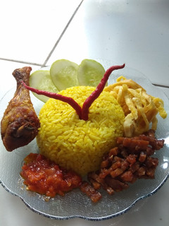 Foto resep Nasi kuning rice cooker