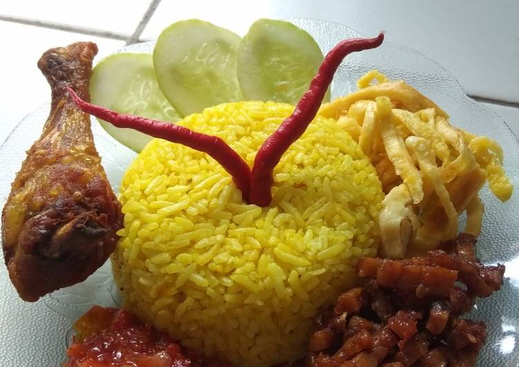 Resep Nasi kuning rice cooker yang Enak Banget
