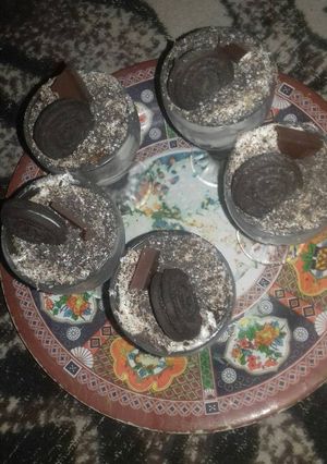 صورة لوصفة كاسات الكيك والكريمه السهله
