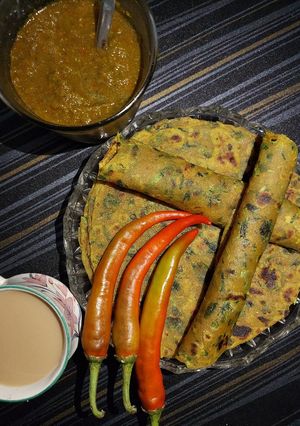 થેપલા (Thepla Recipe In Gujarati) રેસીપી મુખ્ય ફોટો