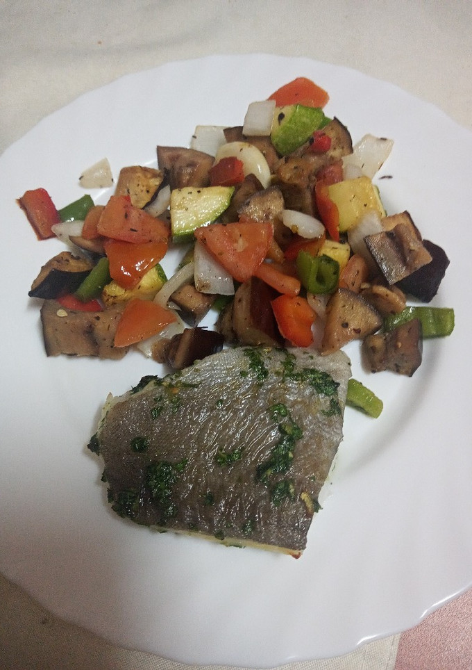 Una foto de Bacalao con verduras en freidora de aire