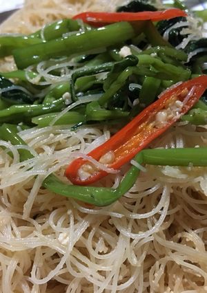 รูปของ หมี่ผักบุ้งเจ😋