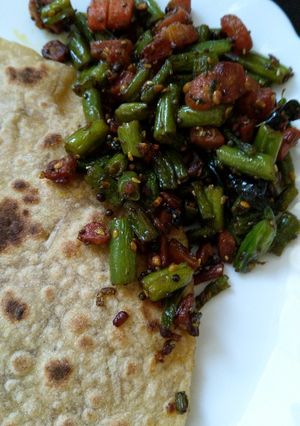 A picture of Carrot beans fry.