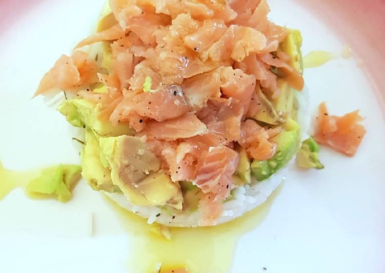 Riso basmati, salmone e avocado