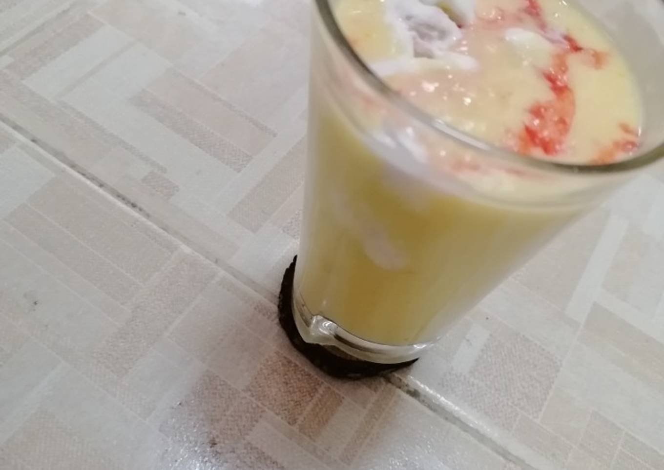 Mango saffron milkshake