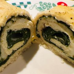 A picture of Chicken Spinach Rollups.