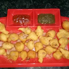 A picture of Cauliflower pakode.