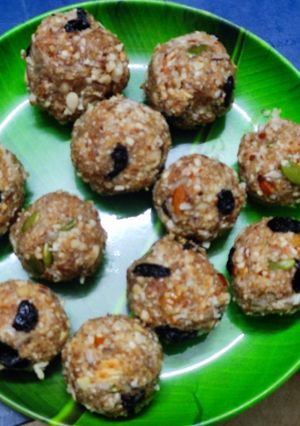 A picture of Healthy laduu.