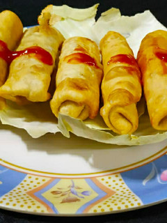 वेज स्प्रिंग रोल (Veg spring roll recipe in Hindi) रेसिपी मुख्य फोटो