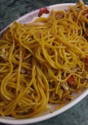 A picture of Veg noddles with Indian spices.