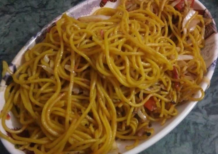 Recipe of Ultimate Veg noddles with Indian spices