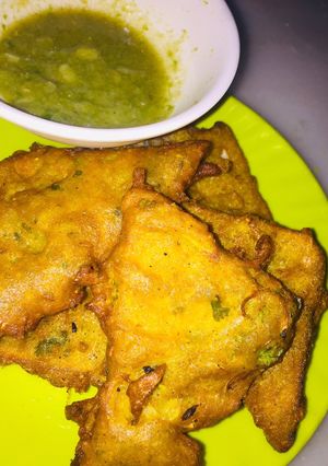 A picture of Kashmiri bread pakora.